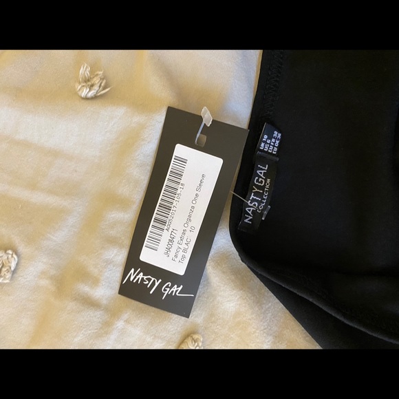 NastyGal Ruffle One-Shoulder Crop Top - Picture 5 of 5